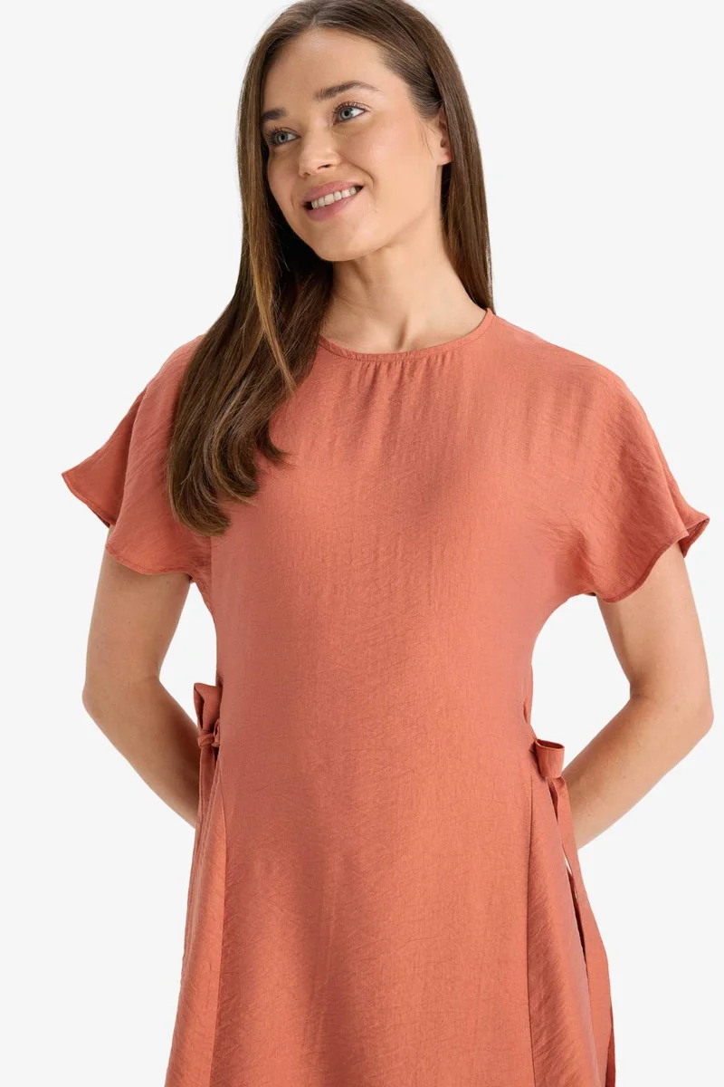 ديفاكتو Round Neck Batwing Side Tie Detail Midi Dress