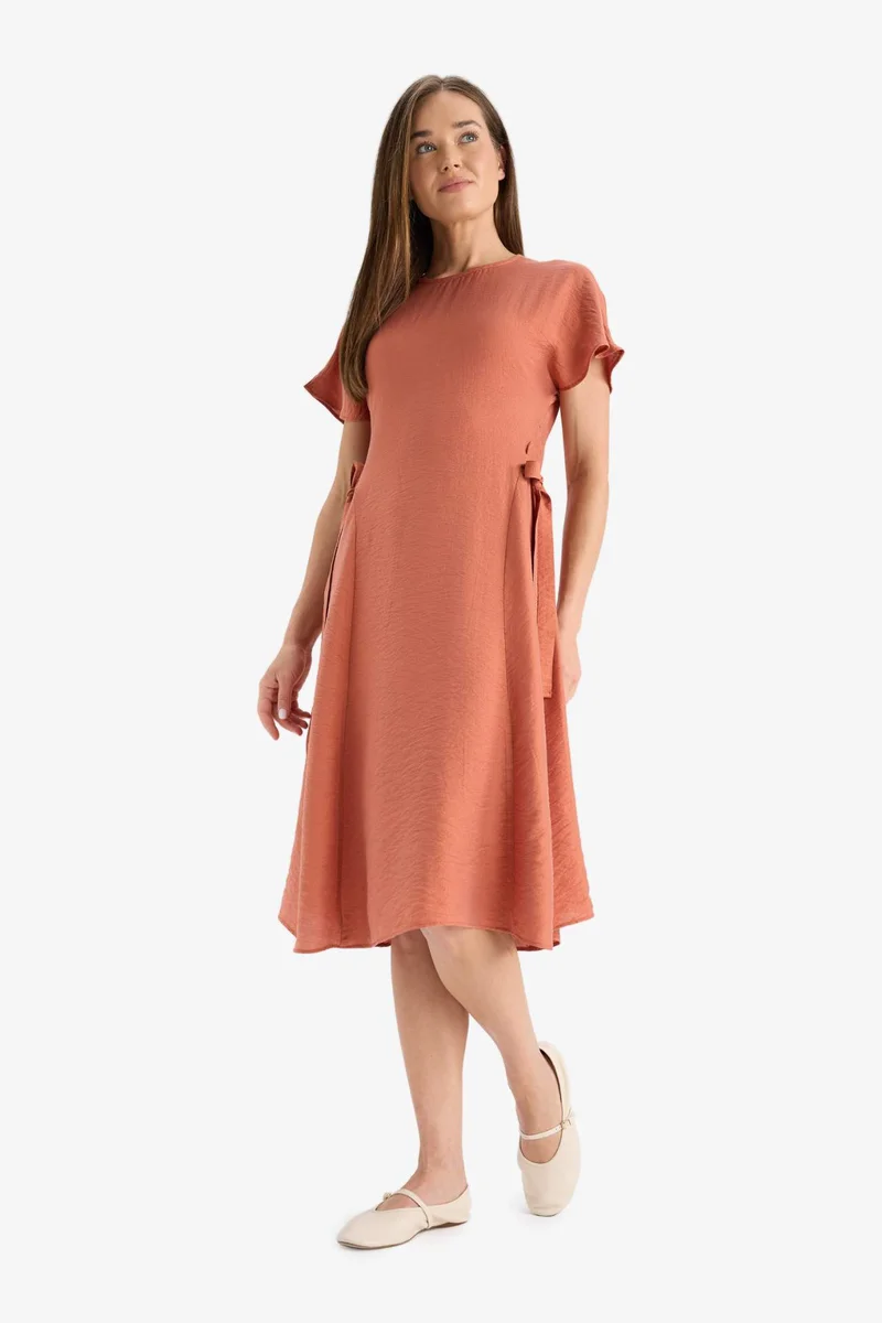 ديفاكتو Round Neck Batwing Side Tie Detail Midi Dress