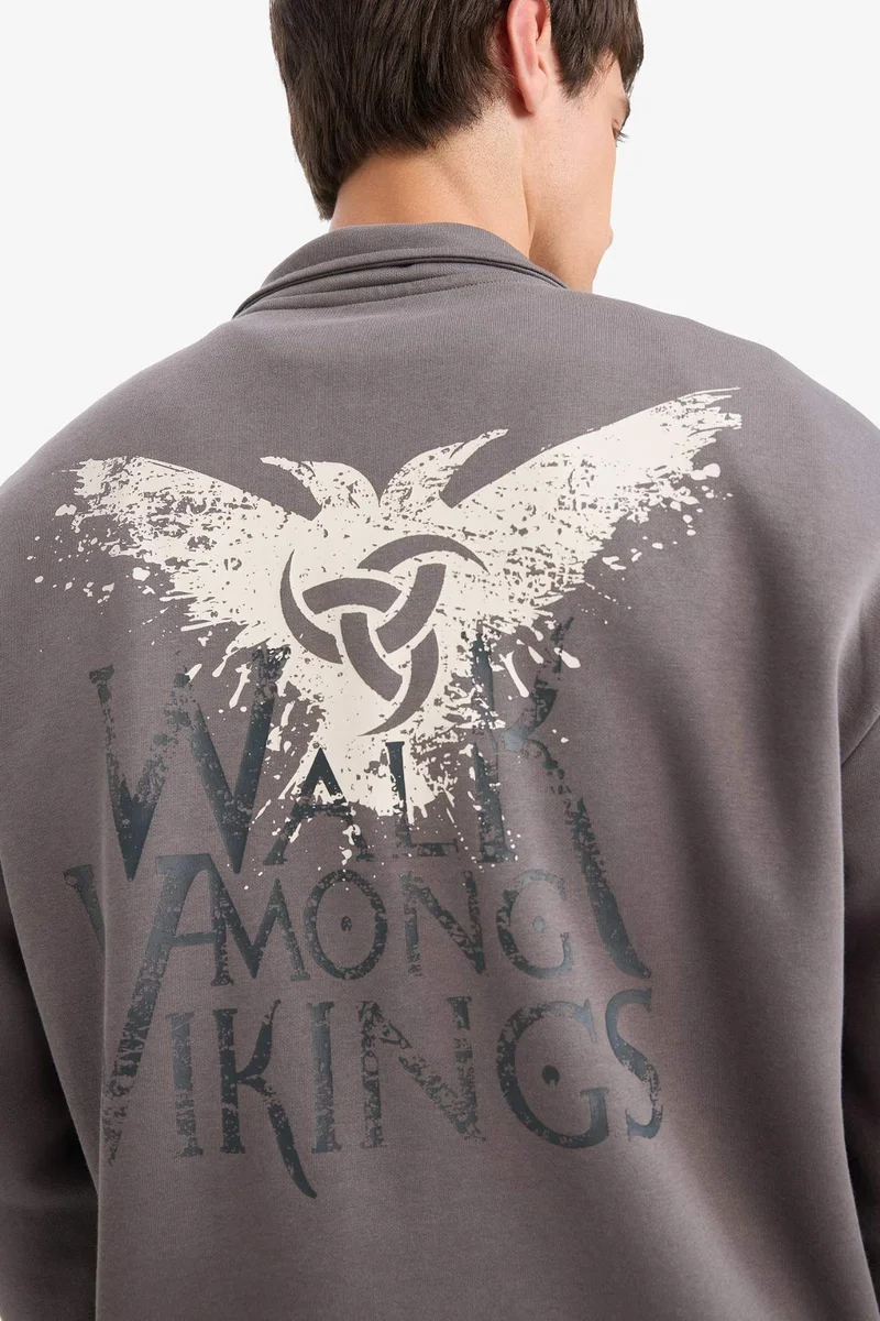 ديفاكتو Boxy Fit Vikings Valhalla Printed Long Sleeve Sweatshirt
