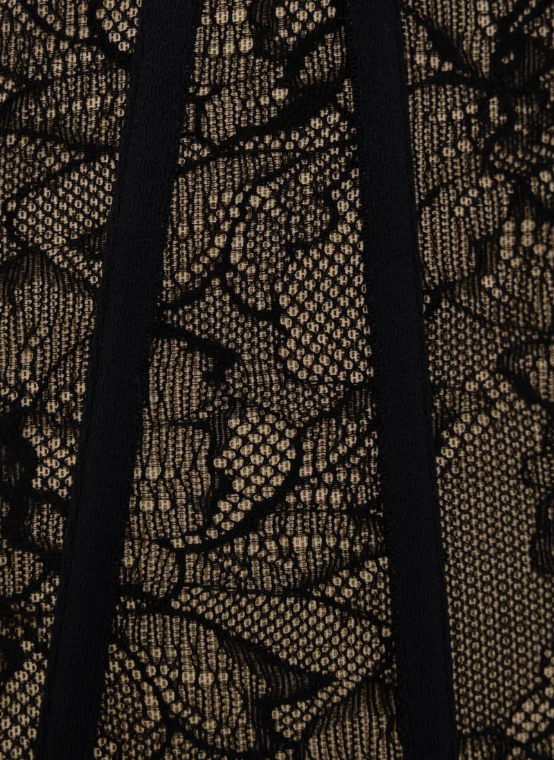 Lichi Lace corset with choker