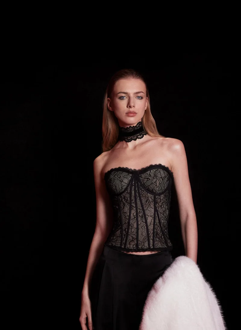 Lichi Lace corset with choker