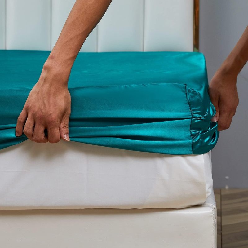 Satin Fitted Sheet 54*75in+14in 100% Woven Polyester Satin Fabric Cooling Breathable All-season - Wrinkle Hair-breakage Resistant Deep Pocket Sheet for Home Hotel Bedroom Gift Recipients - Image 3