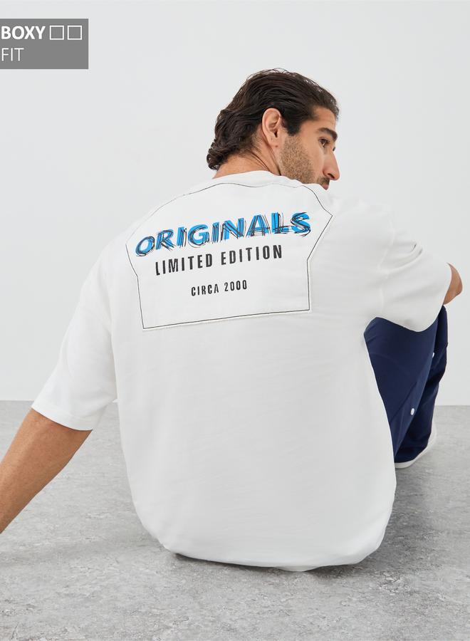 ستايلي تيشيرت أوفر سايز بياقة مستديرة وطبعة شعار ستايلي - Image 2