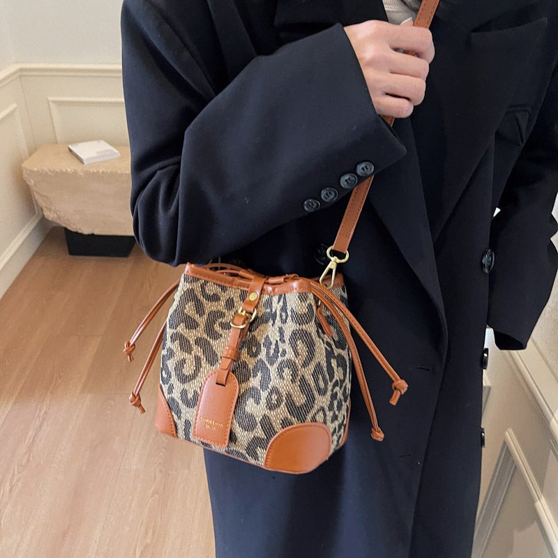 Small Bag Women'S 2024 Winter New Fashionable Drawstring Leopard-Print Water One-Shoulder Bucket Bag All-Match Large Capacity Crosbody Bag - Image 3