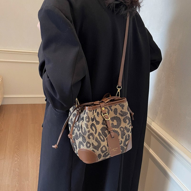 Small Bag Women'S 2024 Winter New Fashionable Drawstring Leopard-Print Water One-Shoulder Bucket Bag All-Match Large Capacity Crosbody Bag - Image 5