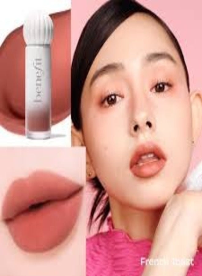 بينيفت كوزمتكس بلوش تينت مرطب شفاه مطفي 6 مل - درجة اللون 10 فرنش توست (بني أرجواني) - مرطب شفاه مطفي ناعم يدوم طويلاً - Image 3