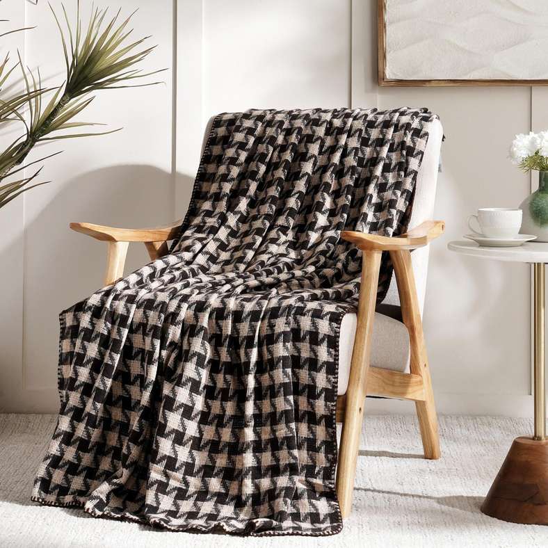 Pan Home Carina Acrylic Throw 130x170cm - Black