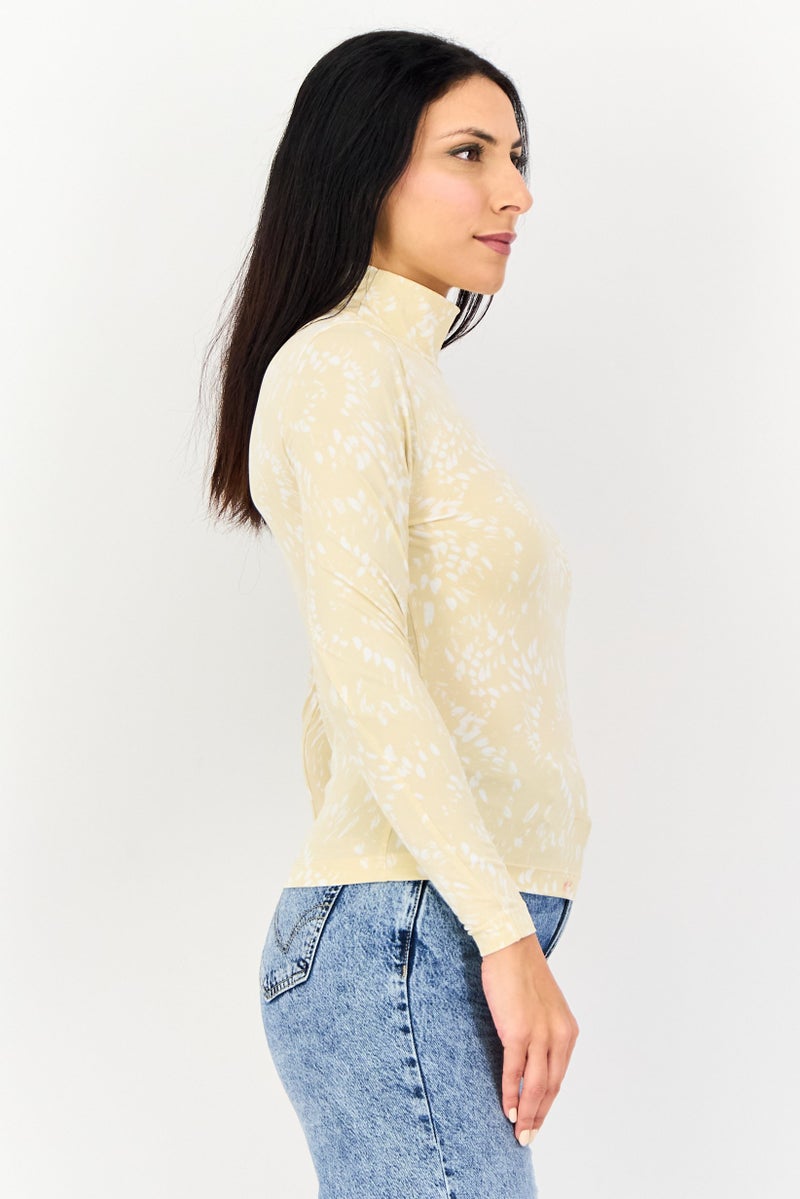 Levi's توب نسائي بأكمام طويلة وياقة مقلوبة من ليفيس × ديبيكا بادكون، متعدد الألوان - Image 3