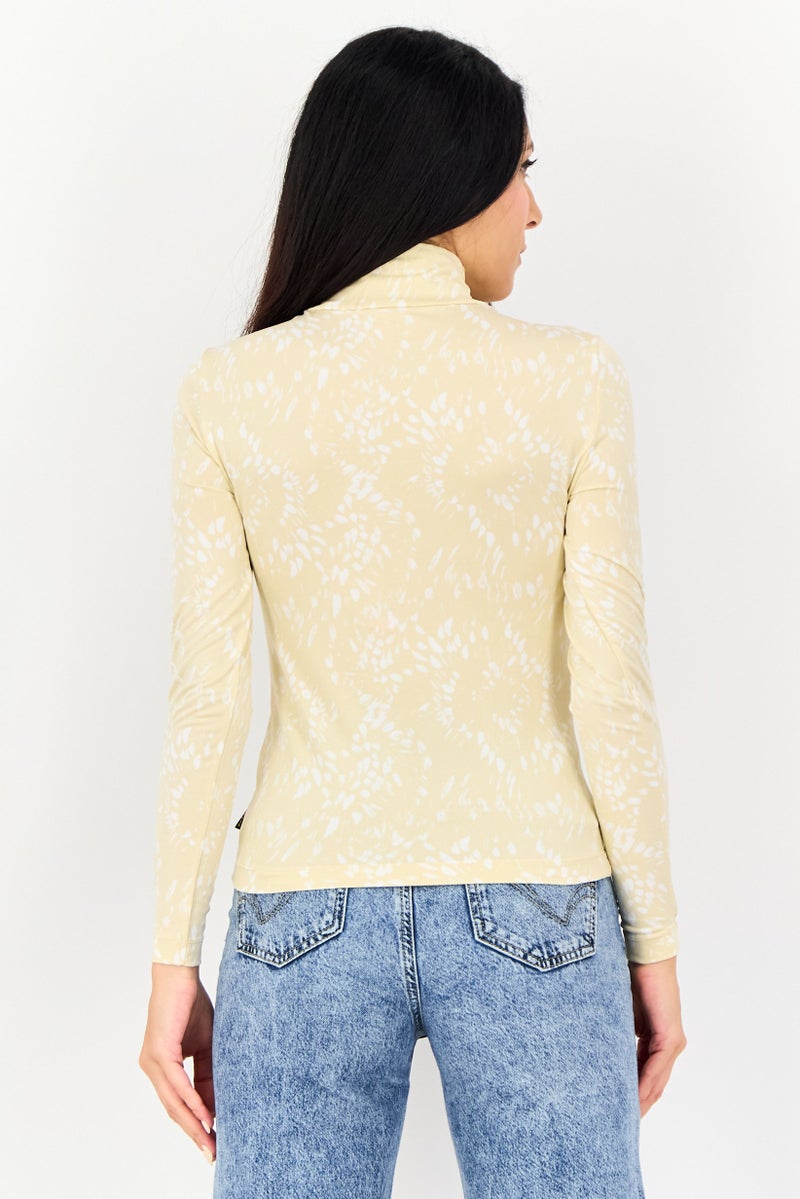 Levi's توب نسائي بأكمام طويلة وياقة مقلوبة من ليفيس × ديبيكا بادكون، متعدد الألوان - Image 2