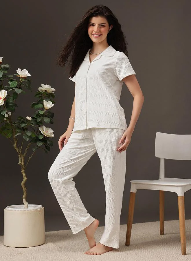 كلوفيا طقم بيجاما من بنطال وبلوزة بأزرار وتفاصيل بارزة الملمس