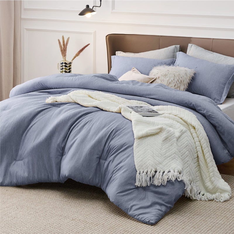 Bedsure 3 Pieces King Size Comforter Set, Cationic Dyed Soft Bedding for All Seasons, 1 Comforter (265 cm x 230 cm) and 2 Pillow Shams (50 cm x 90 cm), Navy Blue - Image 2