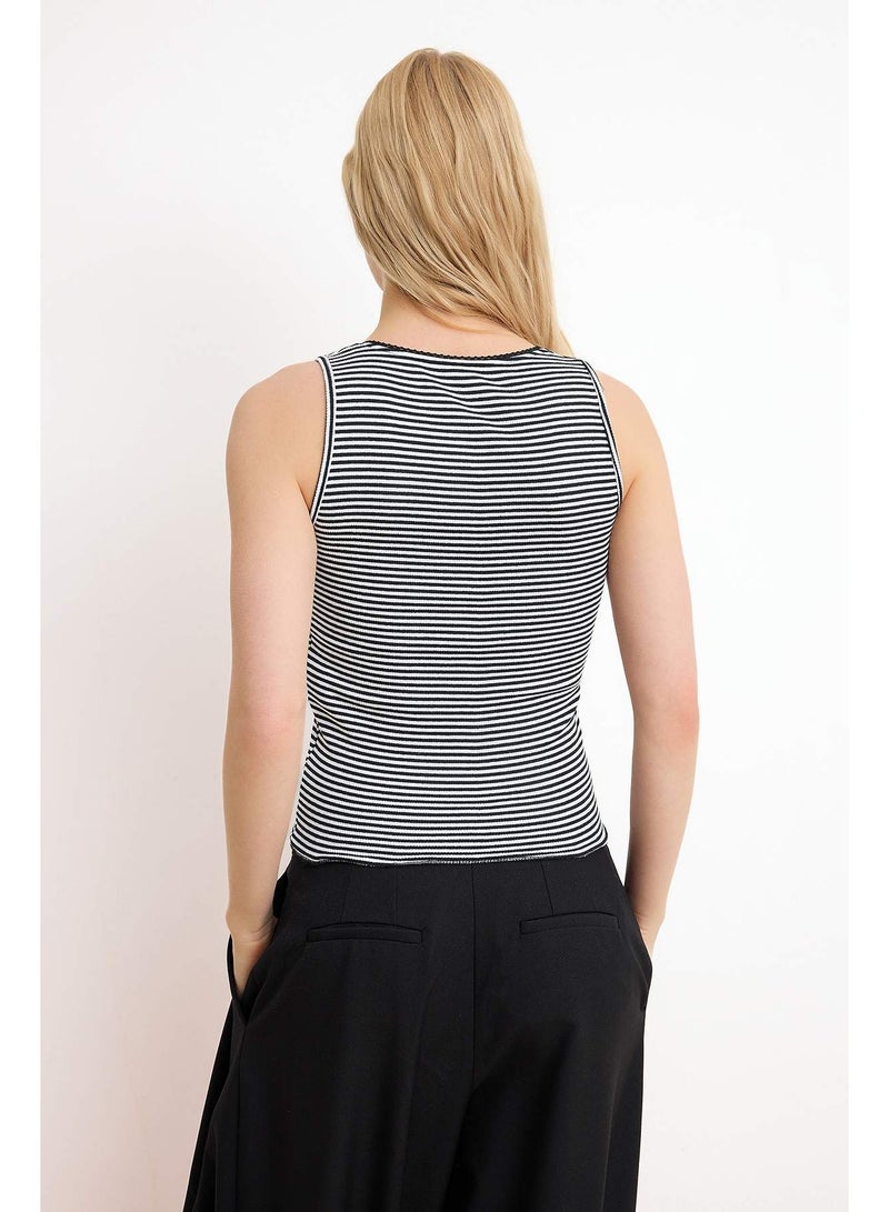 trendyol Black Striped Fitted/Fitted Pool Collar Sleeveless Corded Fabric Stretchy Knitted Undershirt Twoss26Al00006 - Image 4