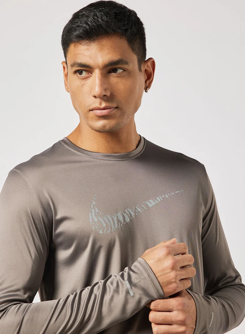 نايكي Dri-FIT UV Run Division Miller T-Shirt