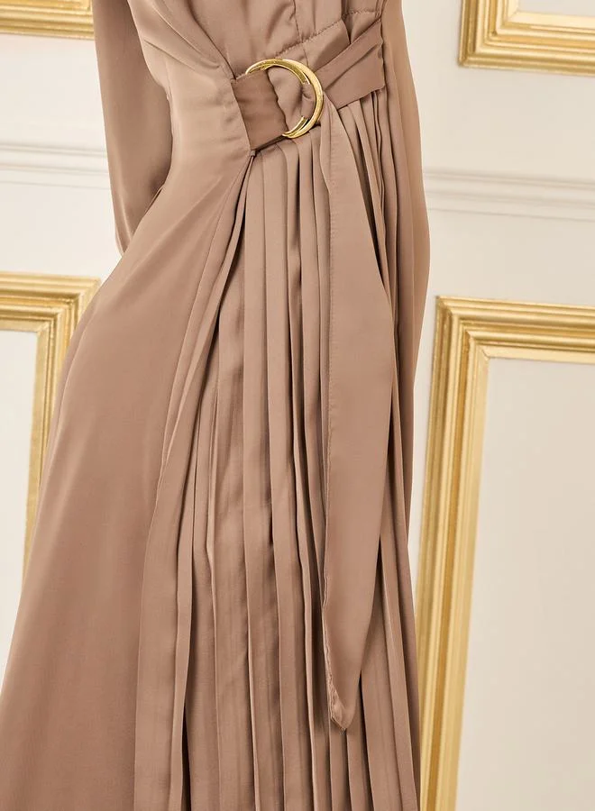 Styli Pleat Detail Side Buckle Tie Maxi Dress