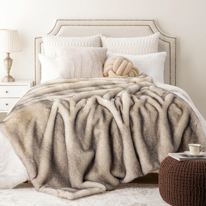 LUXURY FLUFFY FAUX FUR THROW BLANKET COZY WARM FUR BLANKET FOR COUCH SOFA PLUSH FUZZY FUR THROWS WITH LONG PILE BRUSHED TIPS 60X80