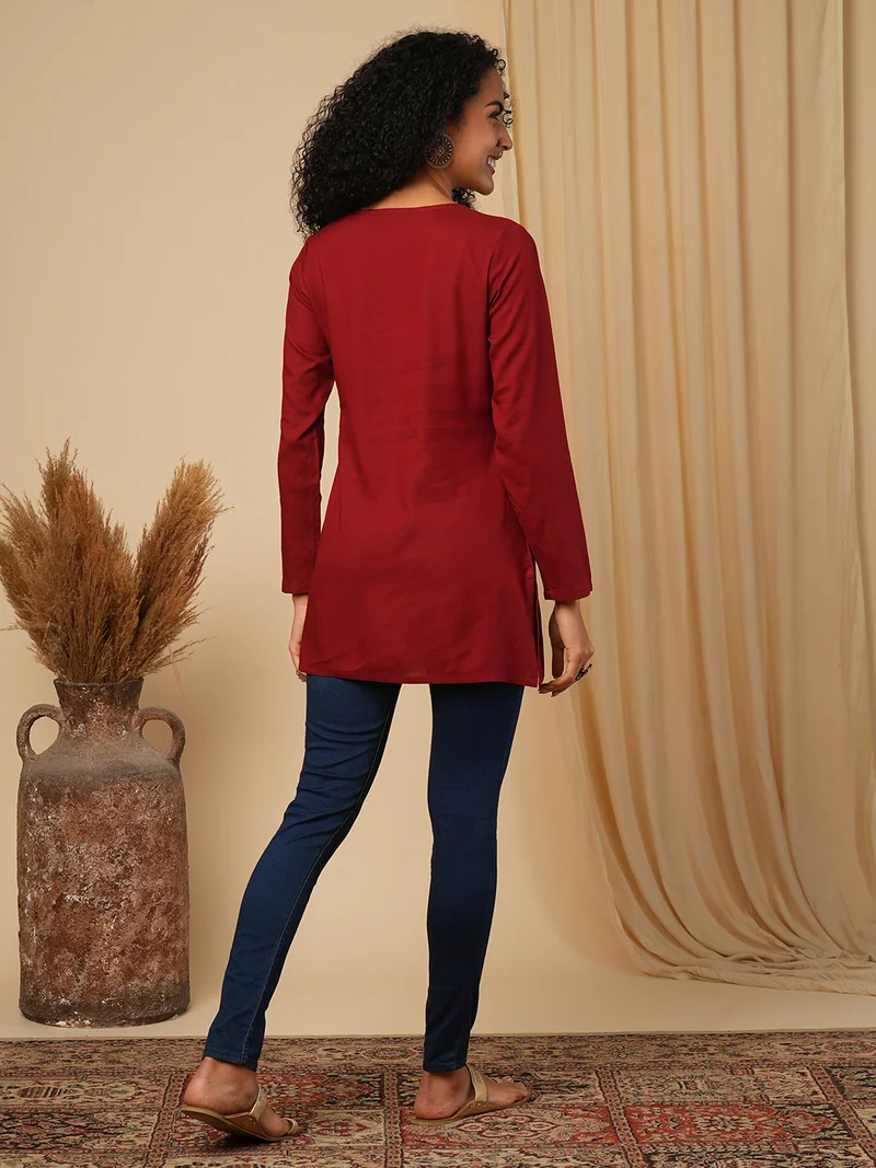 جلو باص Women Embroidered Neck Ethnic Tunic
