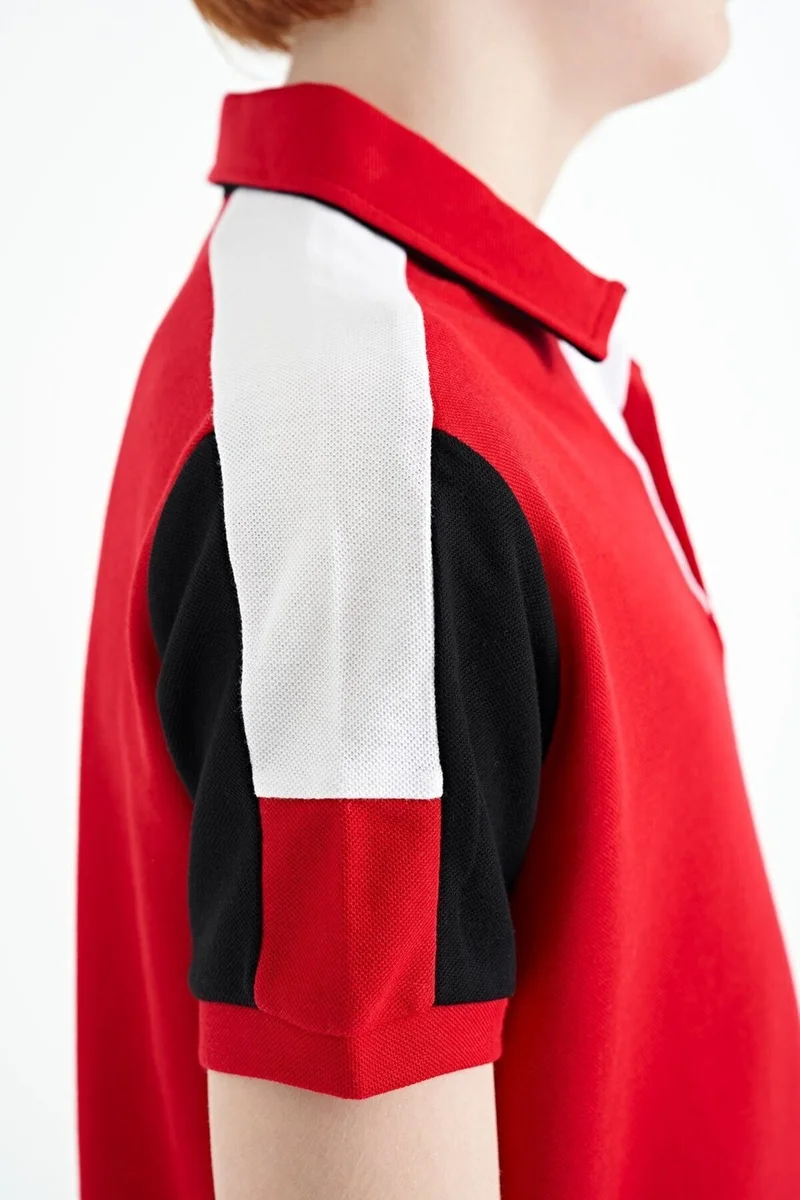 تومي لايف Red Color Block Shoulder Garni Detailed Standard Size Boy T-Shirt - 11155