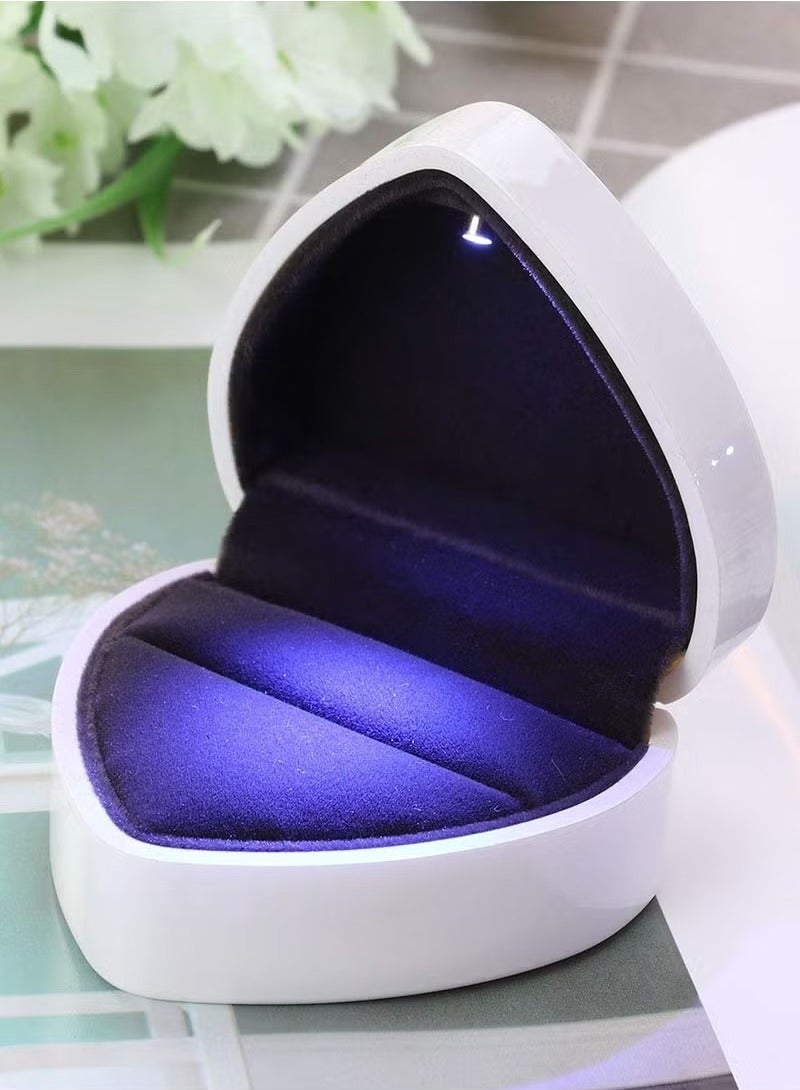 علبة هدية خاتم على شكل قلب مع ضوء LED ، علبة مجوهرات من الأقراط المخملية مع الضوء ، صندوق عرض المجوهرات لحفل الزفاف والخطوبة والاقتراح وعيد الميلاد والذكرى السنوية (أبيض) - Image 2