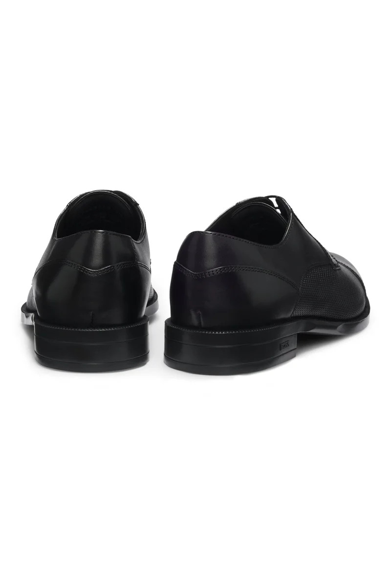بوس Cap-toe Derby shoes in leather