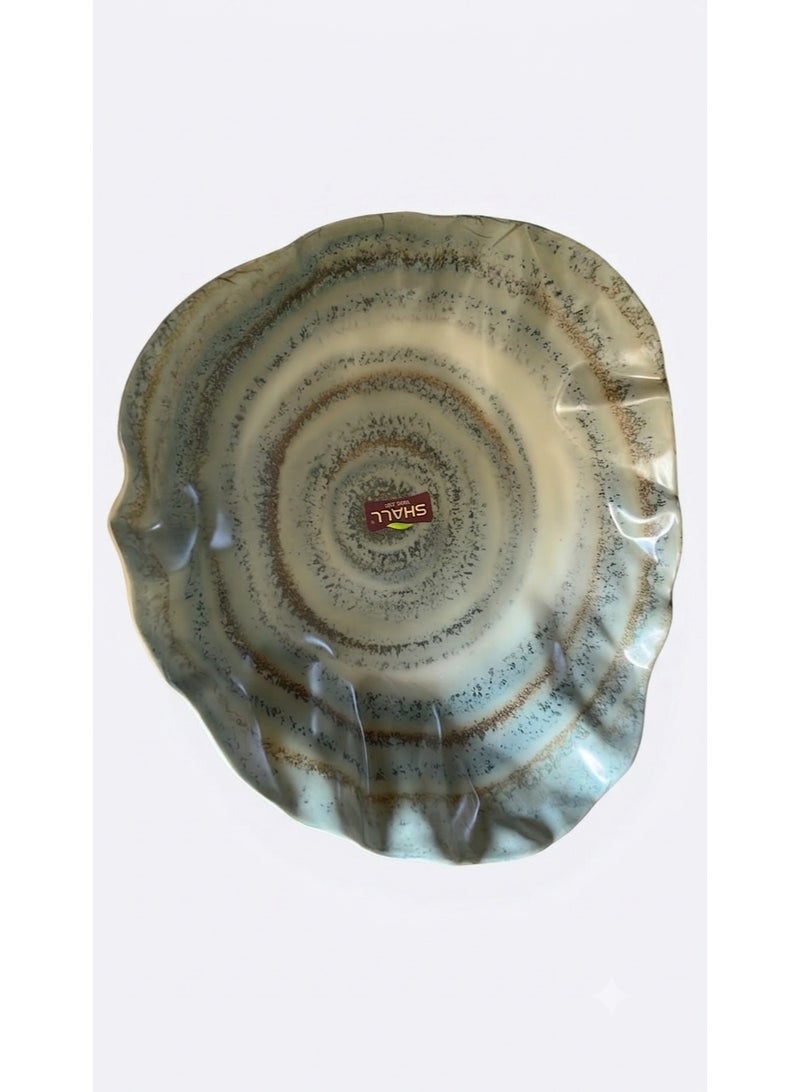 SHALL Large, flat, round melamine serving dish with an irregular wavy pattern, break-resistant, for the kitchen and dining room, rustic beige olive color. - Image 1