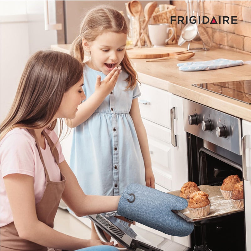 Frigidaire Sasha Cotton and Neoprene Oven Mitts, Heat Resistant, Anti-Slip, Machine Washable,13â€x7â€,Denim,Set of 2 - Image 4