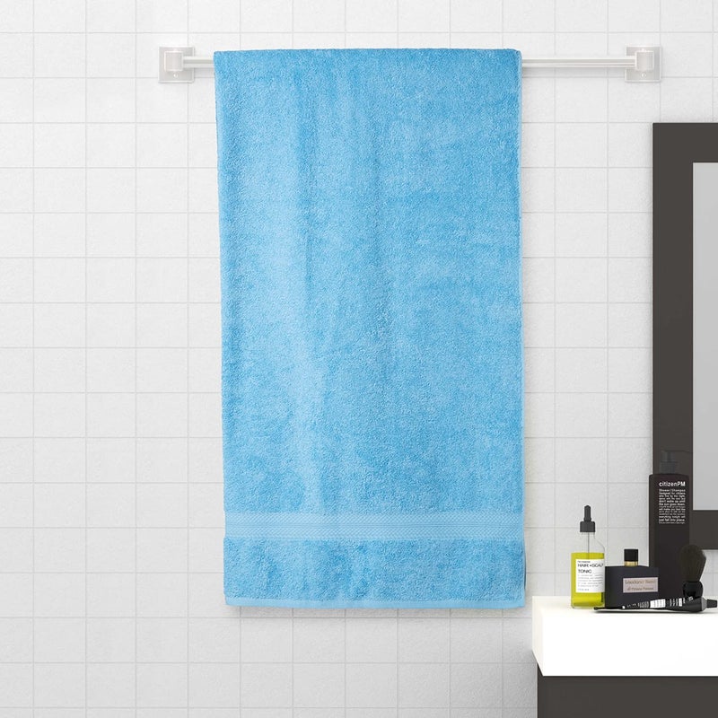 SPACES منشفة كبيرة من قطن COLORFAS 100 سهلة العناية ناعمة الملمس عالية الامتصاص لون أزرق 90CMX180CM - Image 1