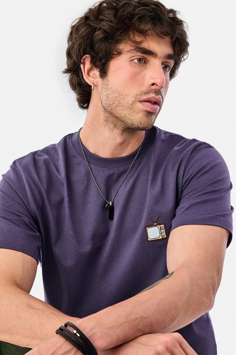 سنيتش تيشيرت مطرز بتلفزيون ريترو