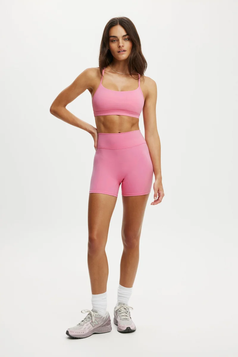 ULTRA SOFT INVISIBLE SCRUNCH SHORT