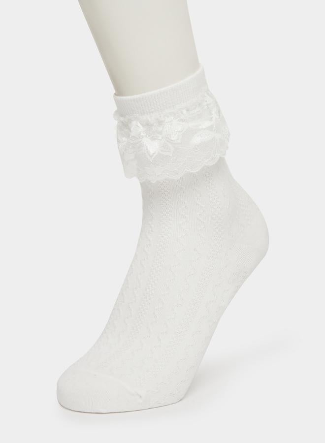 ستايلي طقم 3 أزواج جوارب قصيرة بتفاصيل دانتيل - Image 4