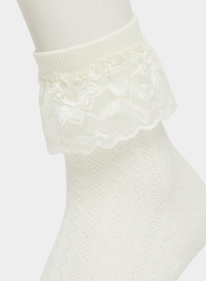 ستايلي طقم 3 أزواج جوارب قصيرة بتفاصيل دانتيل - Image 3