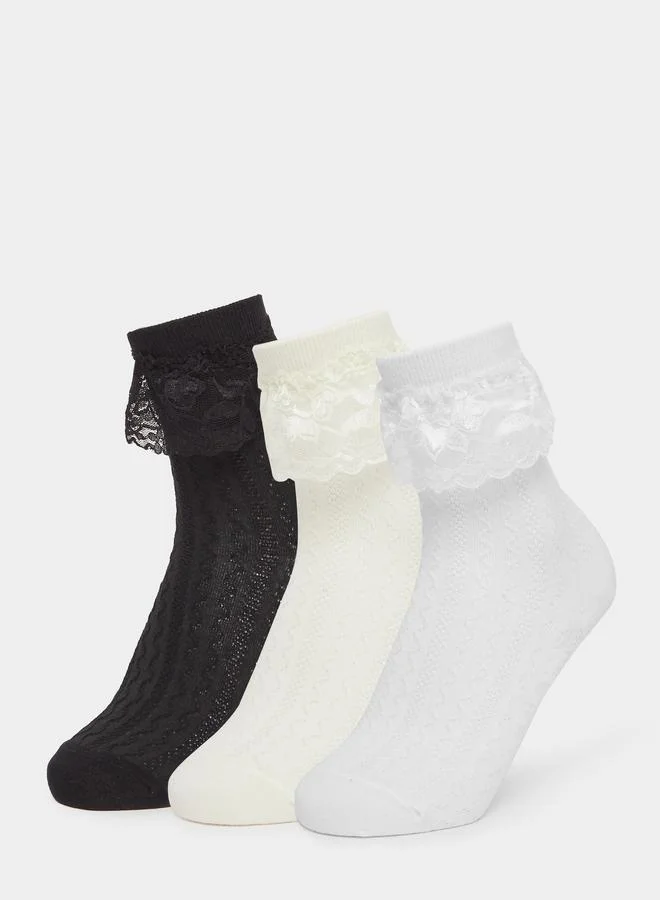 Styli Pack of 3 - Lace Trim Quarter Socks