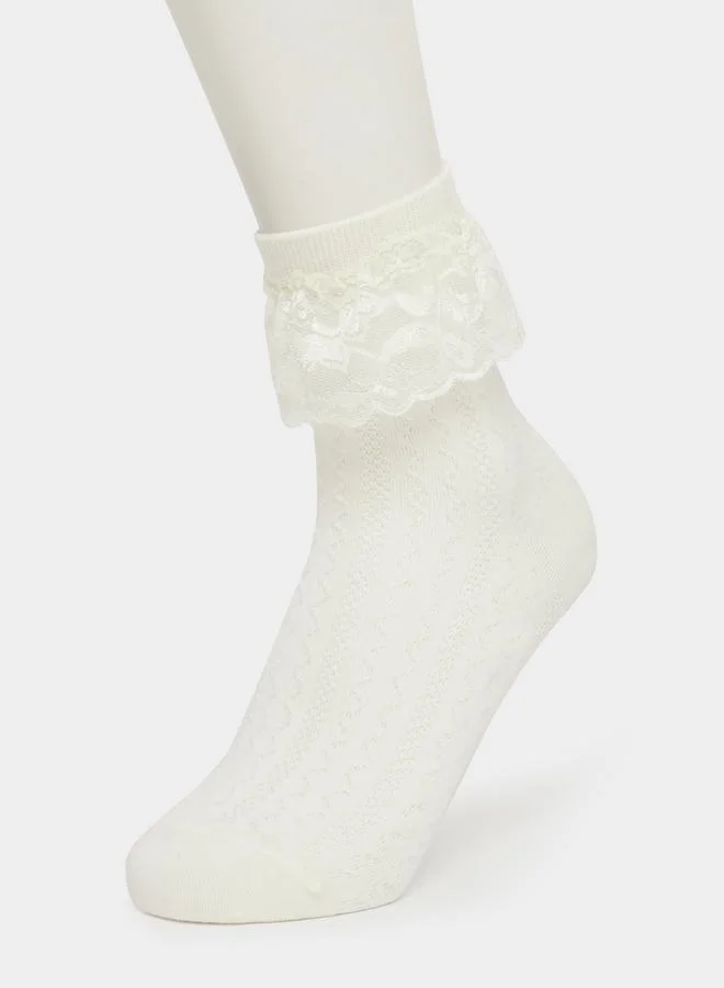Styli Pack of 3 - Lace Trim Quarter Socks