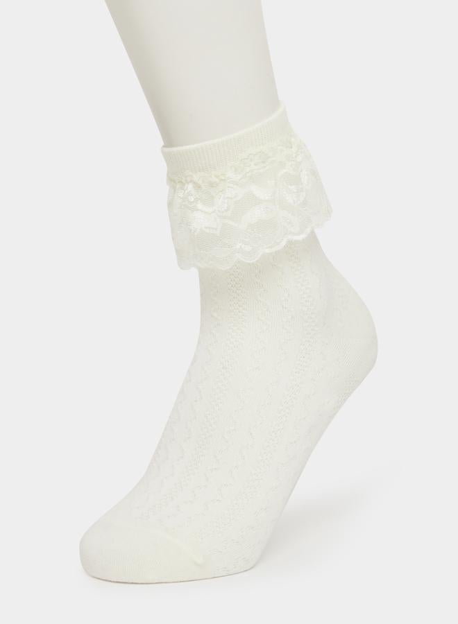 ستايلي طقم 3 أزواج جوارب قصيرة بتفاصيل دانتيل - Image 2
