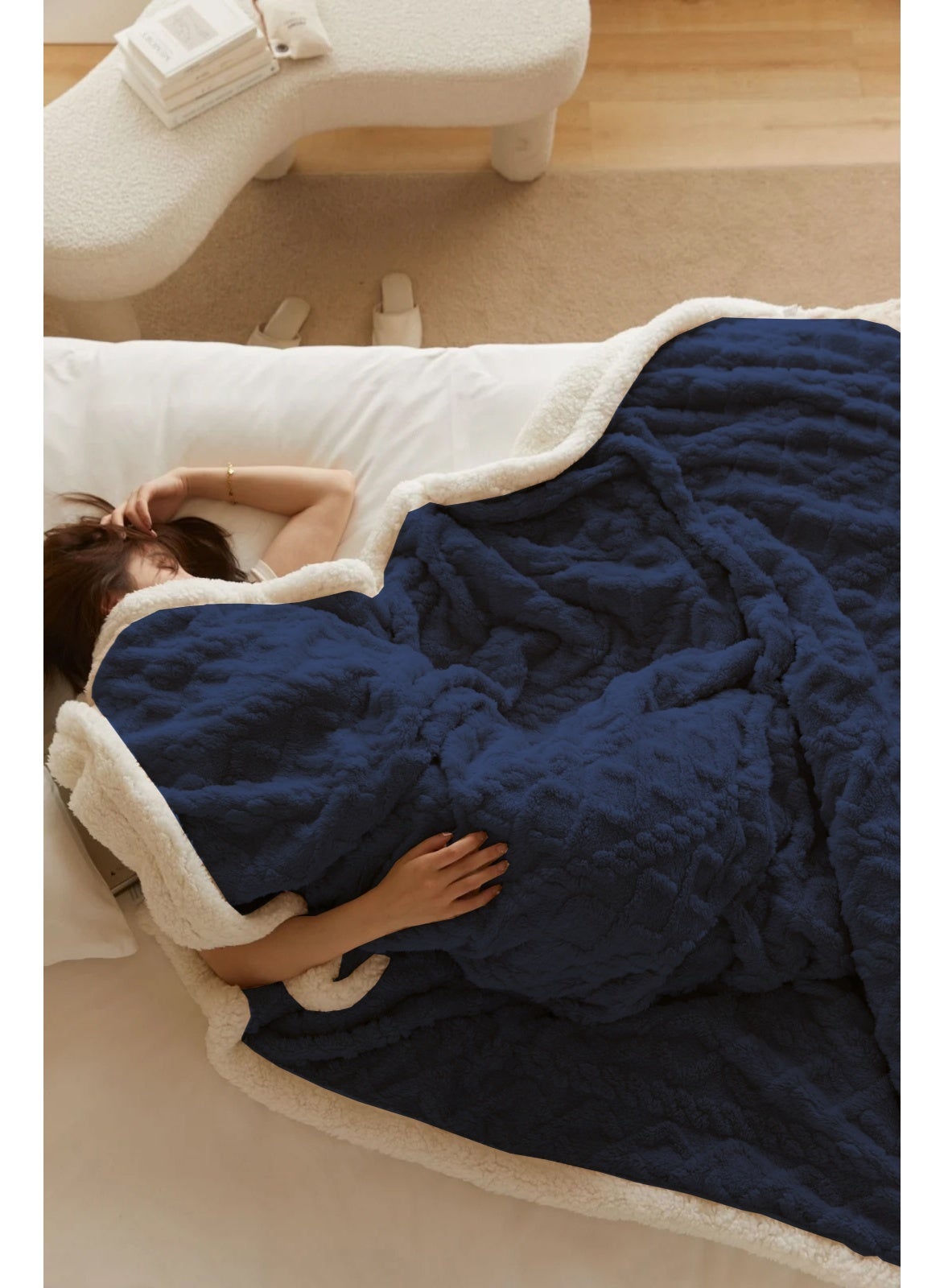 Warm & Comfy Jacquard Sherpa Blanket Super King Size 220x240cm Faux Fur Bed Blanket Flannel Fleece Reversible Blanket Super Plush Extra-Large Throw Blanket Navy Blue