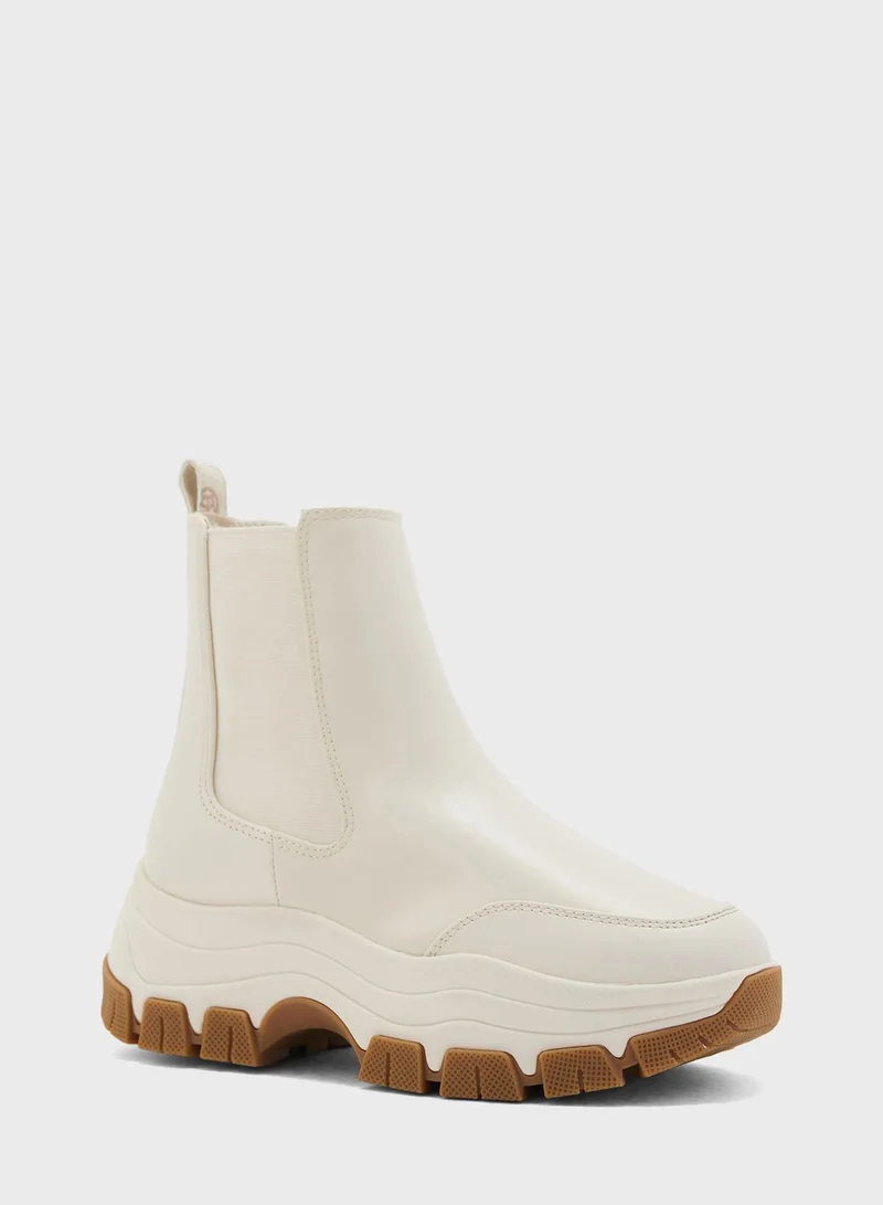 GUESS Besona Ankle Boots