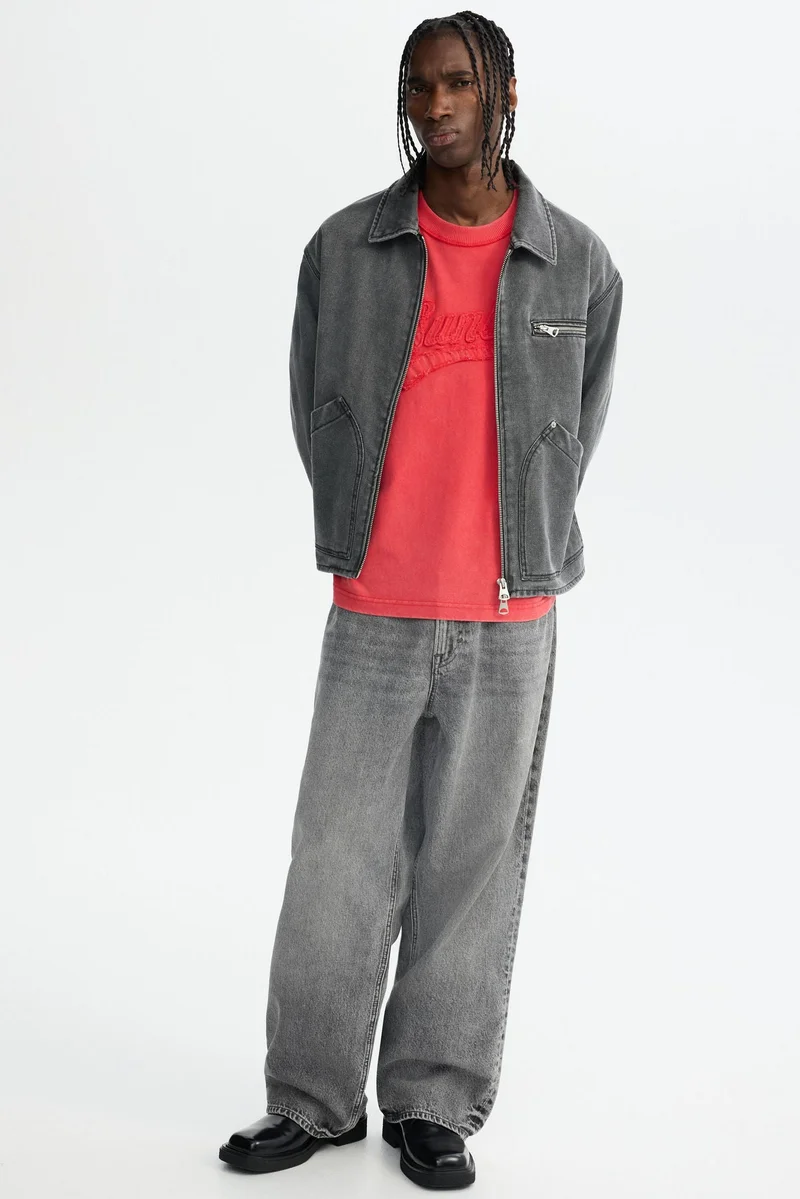 اتش اند ام تي-شيرت مطبوع بتصميم فضفاض