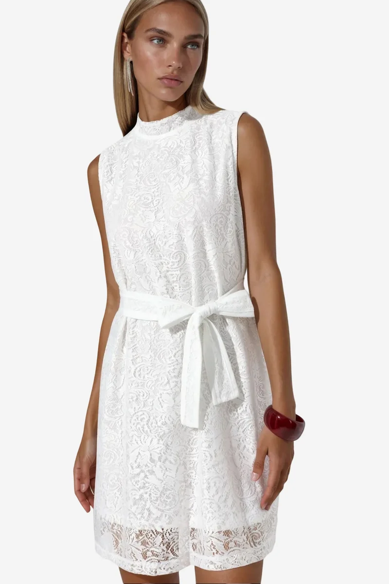 جينيفر Belted Strapless Lace Mini Dress