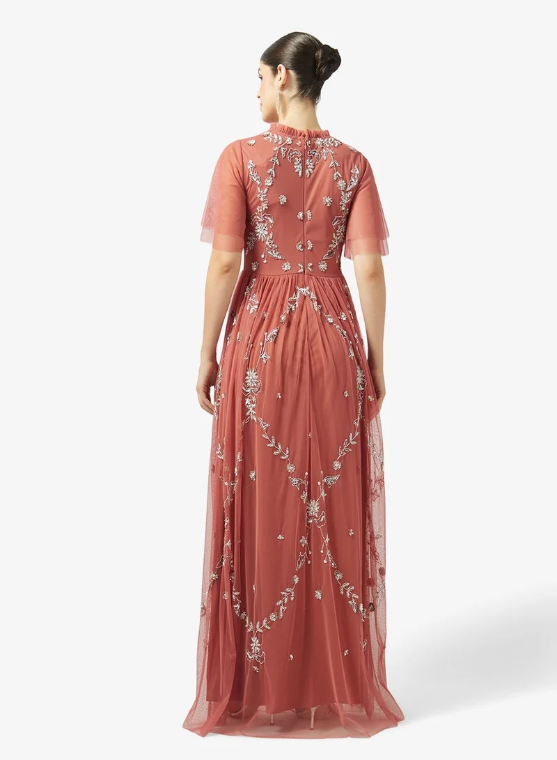 فروك اند فرل فستان ماكسي قصير الأكمام شبكي مطرز