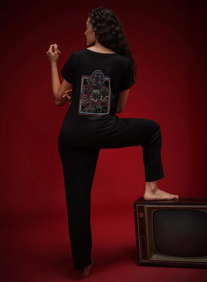 كلوفيا طقم بيجاما قطني من تيشيرت بطبعة جرافيك مع بنطال