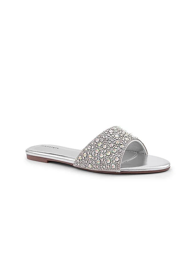 أيقون Stylish flat sandal with woven detail and comfortable sole.