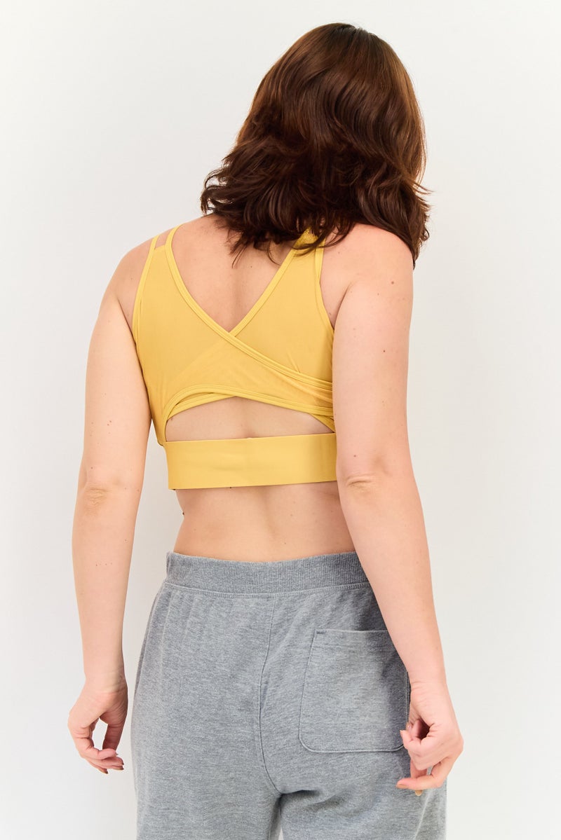 Adidas تي شيرت قصير بلا أكمام للنساء، رياضي، لون خردل - Image 2