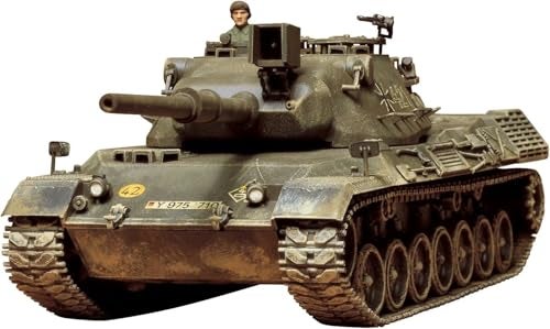 Tamiya 35064 135 German Leopard Medium Tank - Image 1