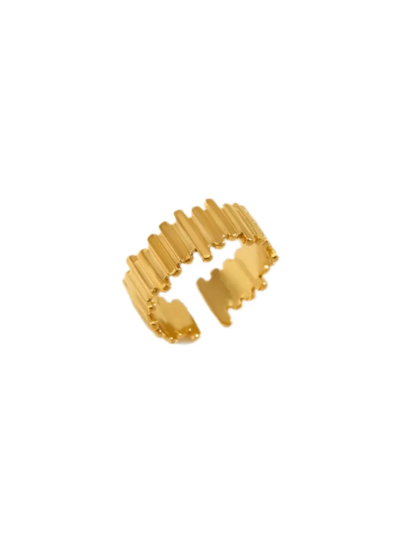 Gold piano ring
