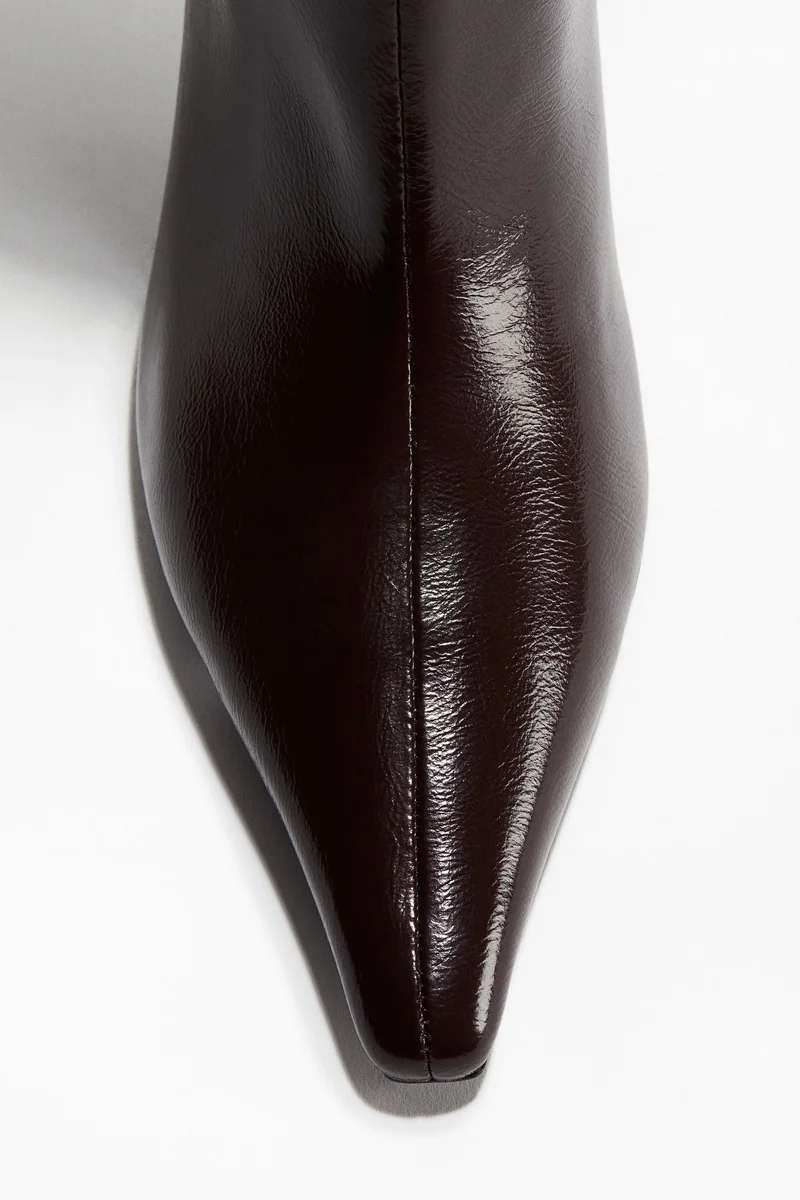 اتش اند ام بووت بطول يصل للركبة