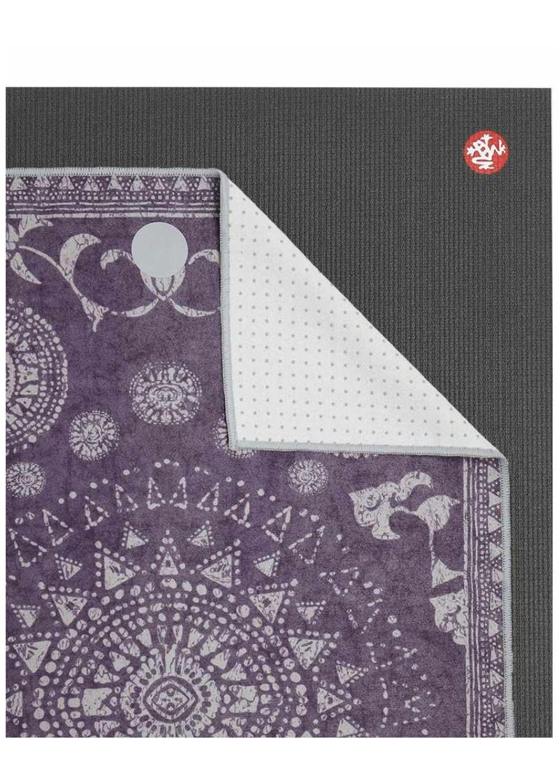 Manduka YOGITOES SKIDLESS MAT TOWEL 2.0 GEIJA PURPLE STANDARD  - Image 3