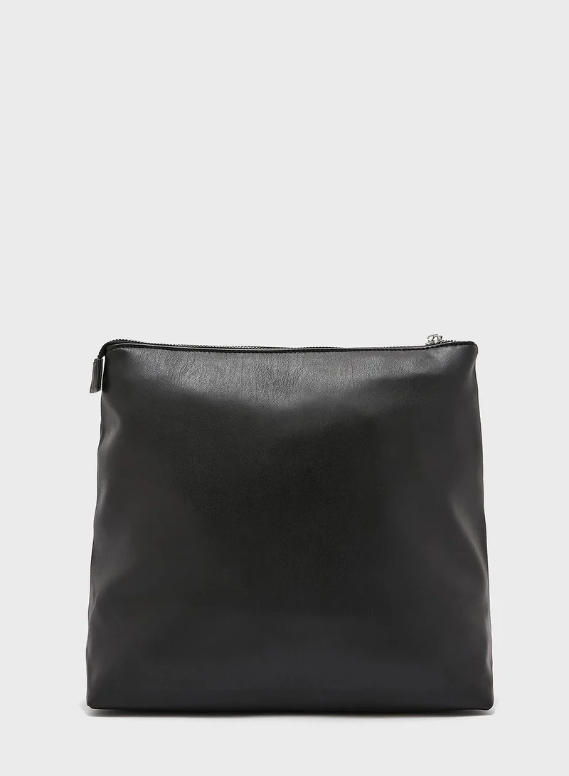 PUBLIC DESIRE Casual Shopper