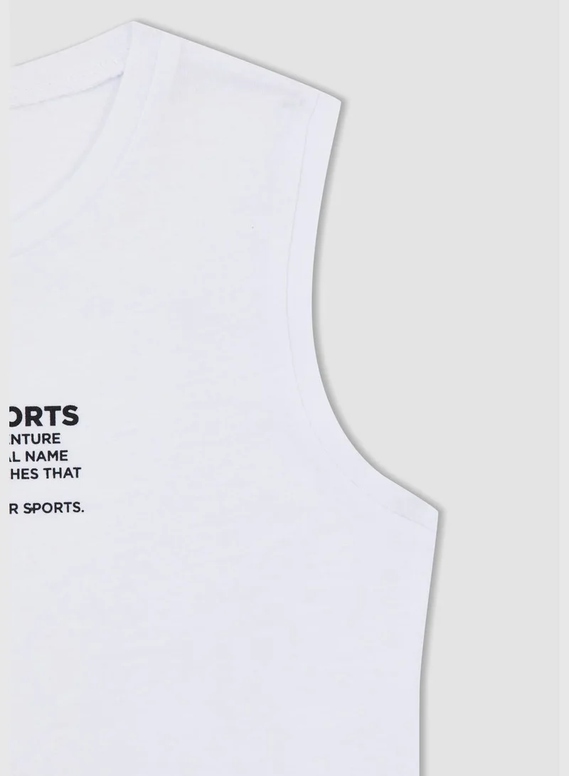 ديفاكتو Regular Fit Sleeveless Slogan Print Vest