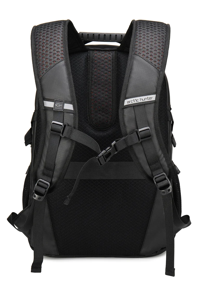 ARCTIC HUNTER Travel Daypack Water Repellant Scratch Resistant 30L Backpack with Built In USB/Headphone Port for Men and Women B00388 Black