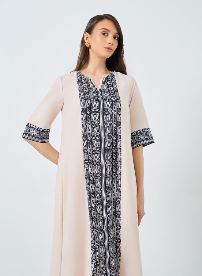 تايك تو جلابية ماكسي بطبعات متباينة وأكمام ثلاثة أرباع - Image 3