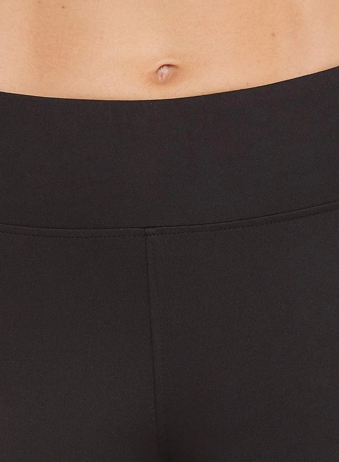 كلوفيا ليجنز رياضي أسود مع إدخال شبكي